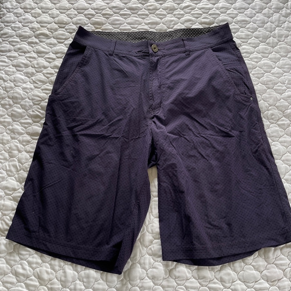Lululemon Kahuna Polka Dot Flat Front Golf Shorts‎ Size 34